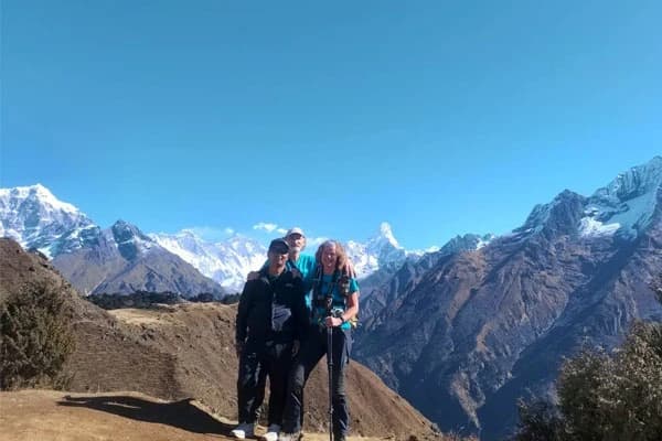 everest base camp trek in april