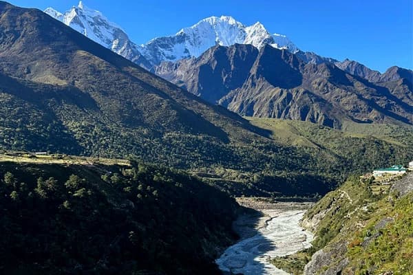 everest trekking