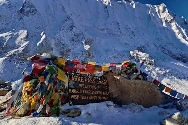 larkya la pass nepal