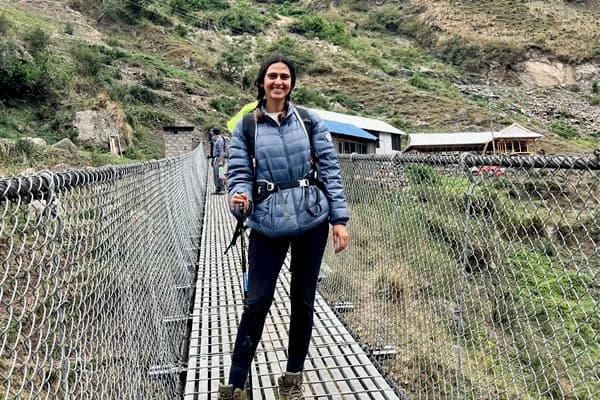 manaslu circuit female guide