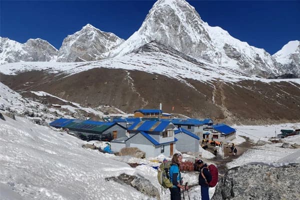 september treks in nepal