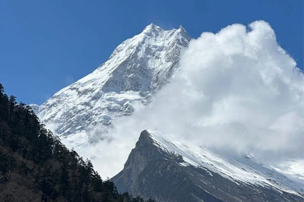 things to do manaslu trek