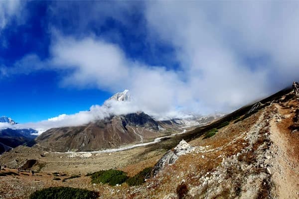 trek to everest base camp in autumn