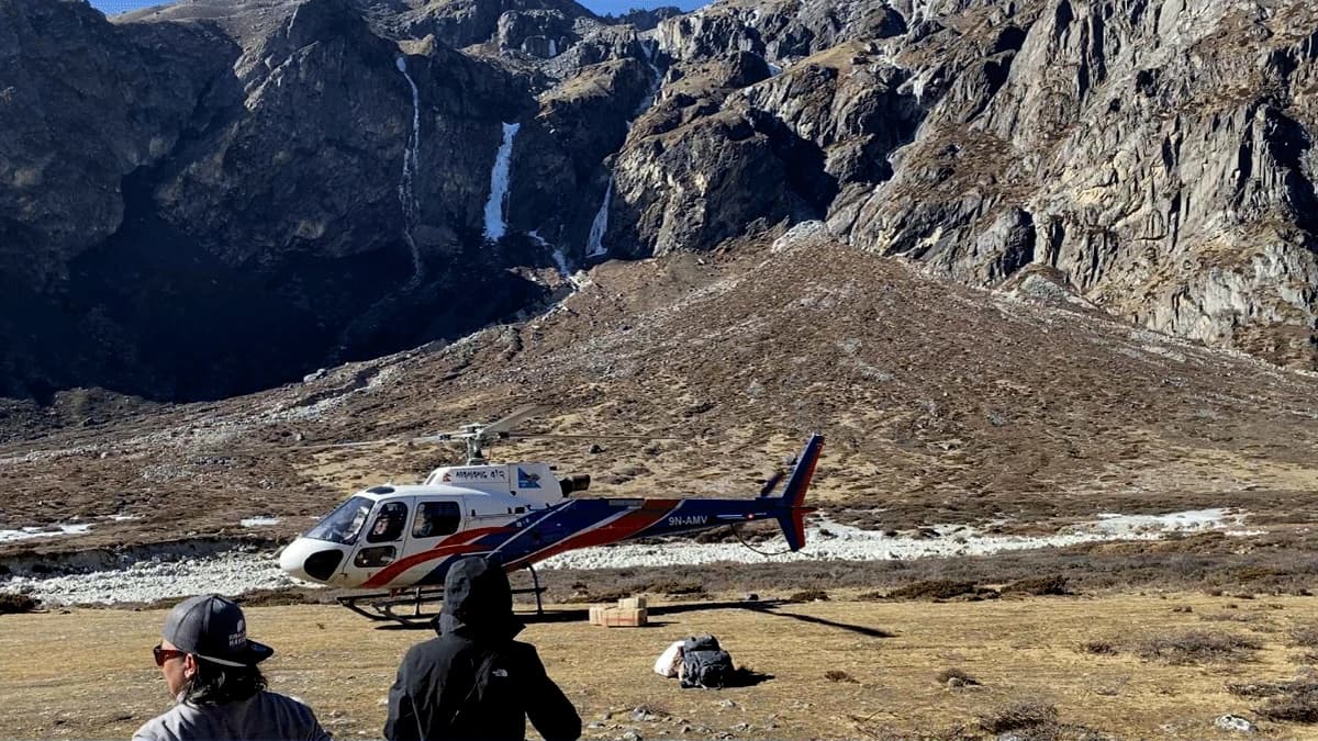 everest base camp trek with helicopter return