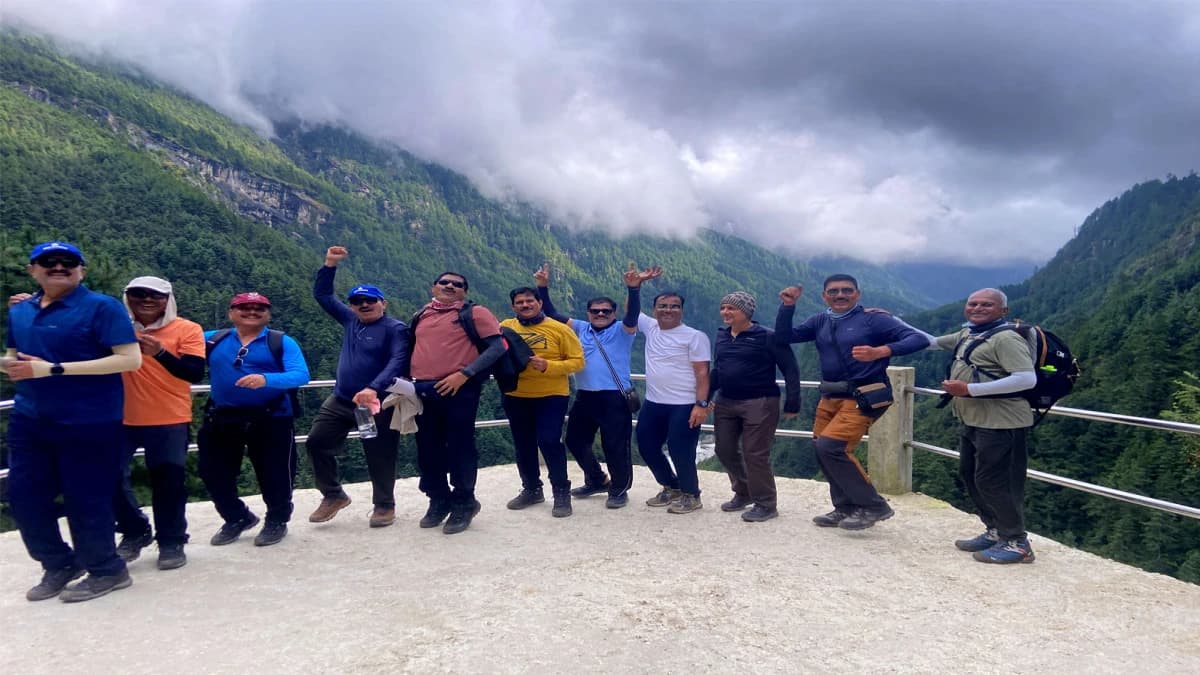 everest three high passes trek by road