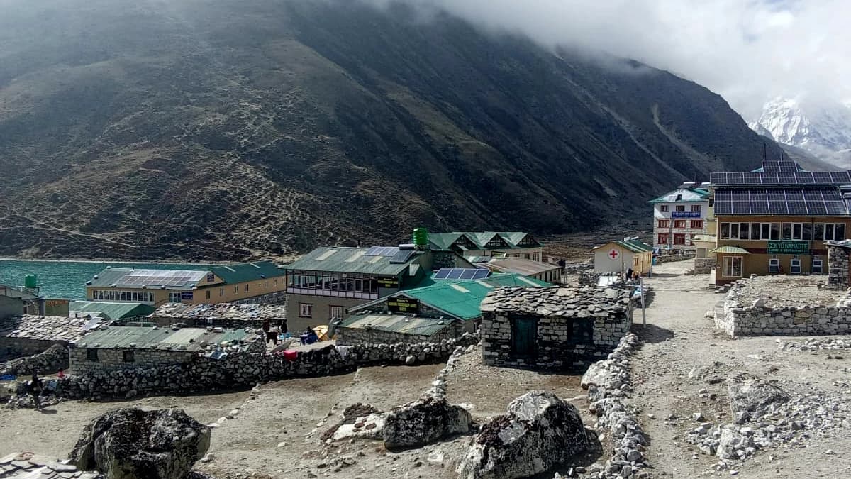 gokyo lake and renjo la pass trek