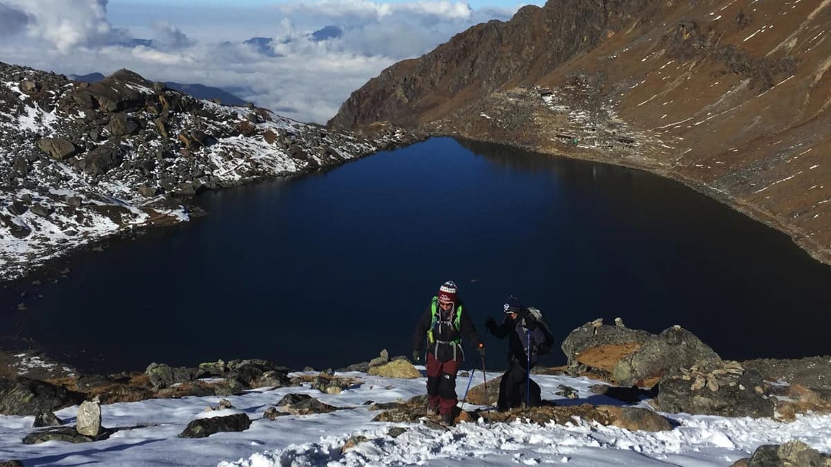Gosaikunda Helambu Trek
