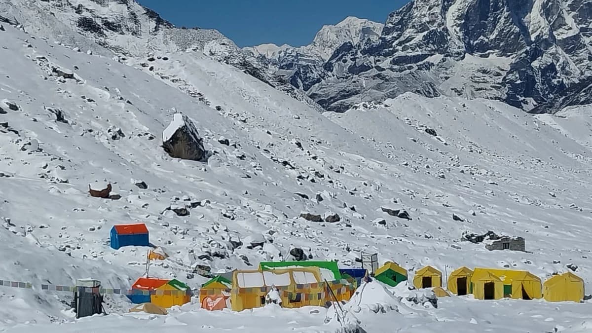 island peak base camp