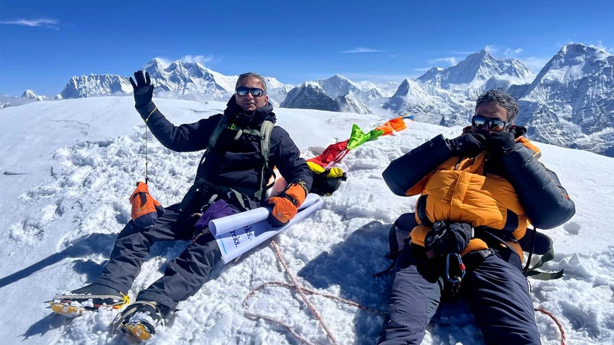 Mera Peak and Island Peak Climbing via Amphu Lapcha Pass