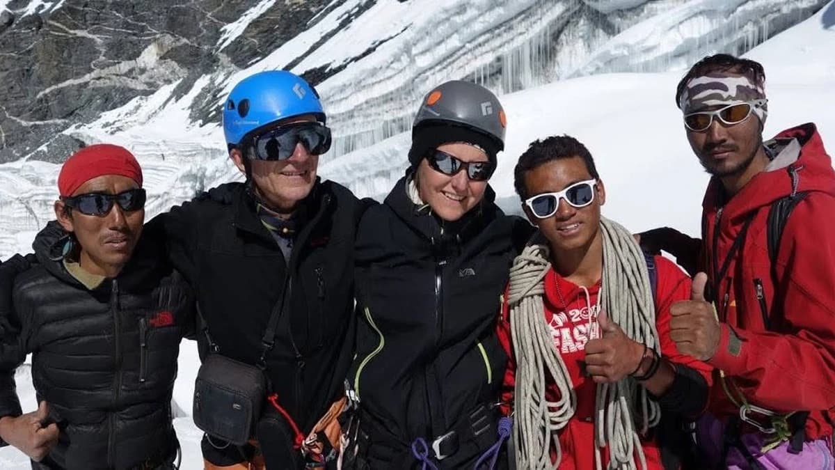 mera peak climbing guide