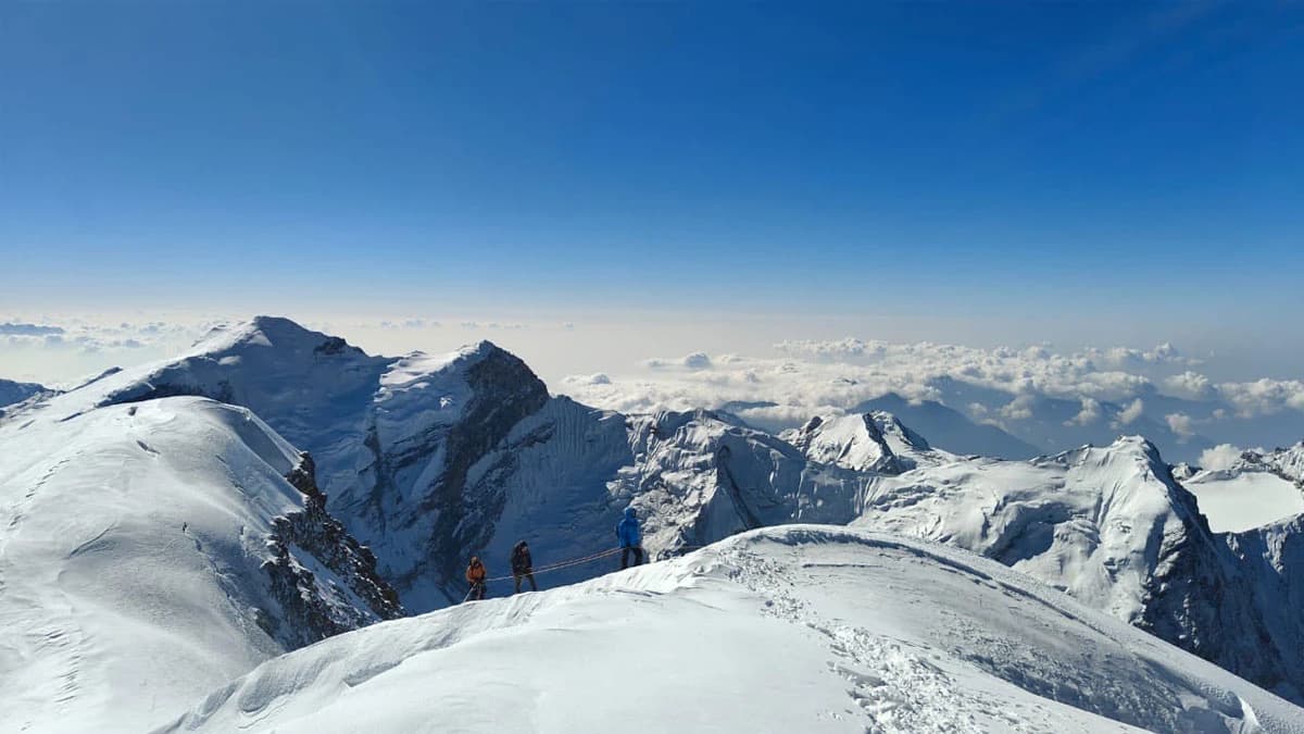 short mera peak climbing