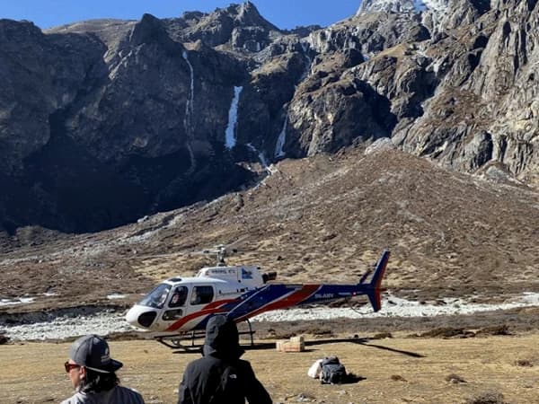 everest base camp helicopter return
