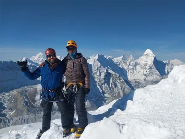 island peak climbing