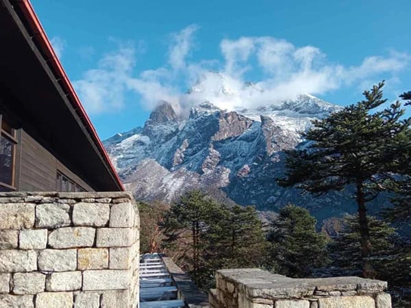 luxury everest trek