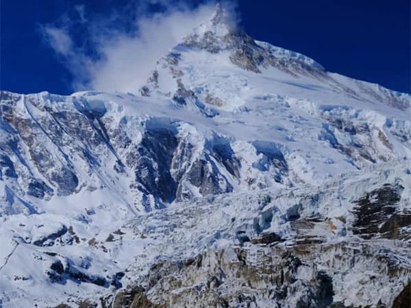 luxury manaslu trek